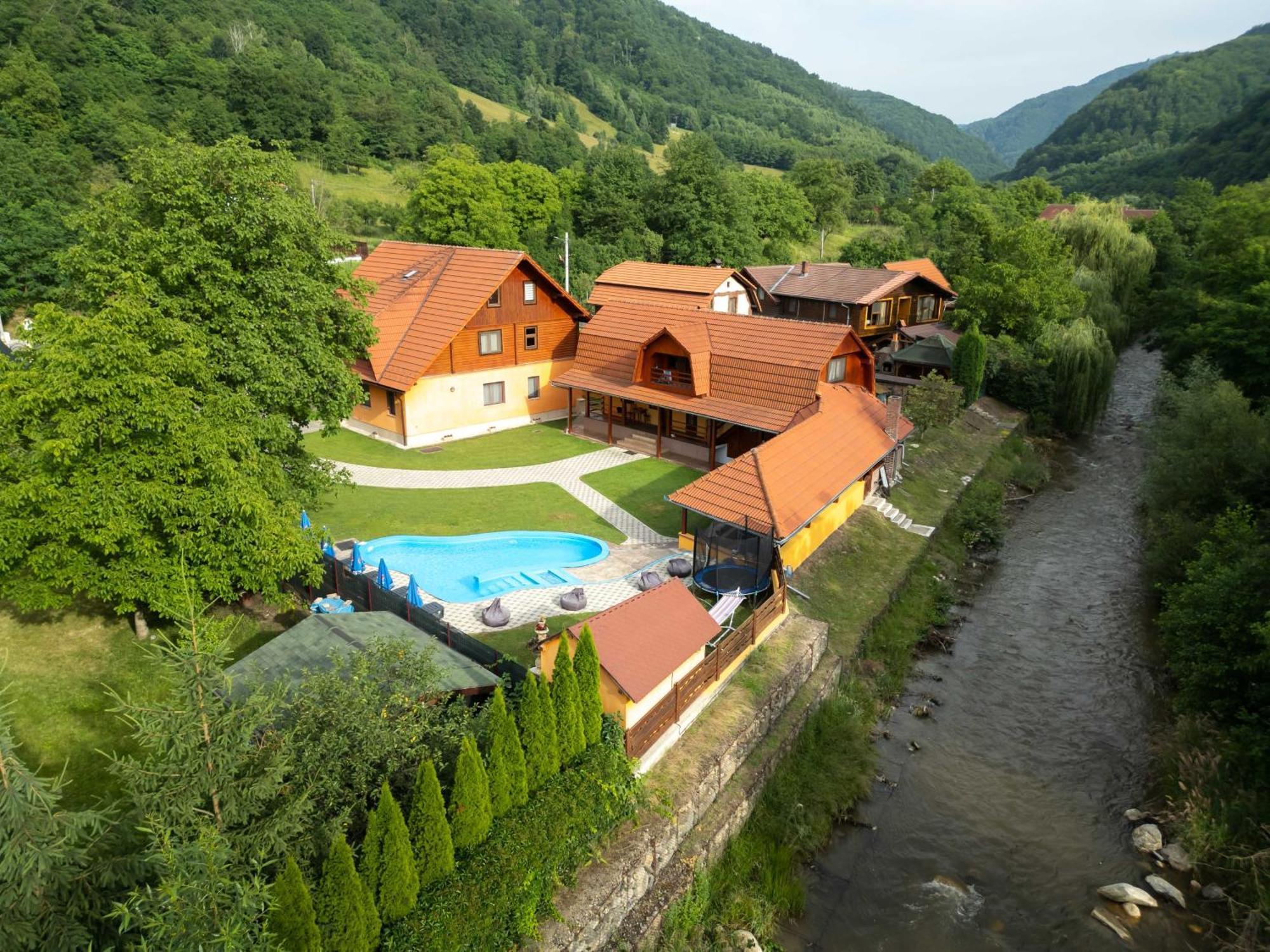 Cabana Sargetia Costesti  Exterior photo